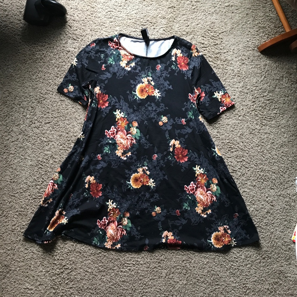 Agnes & Dora Black Floral Swing Tunic